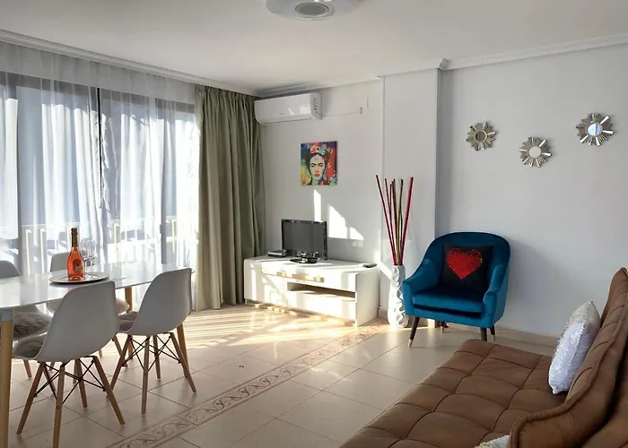 Playa De Levante Sea View דירה